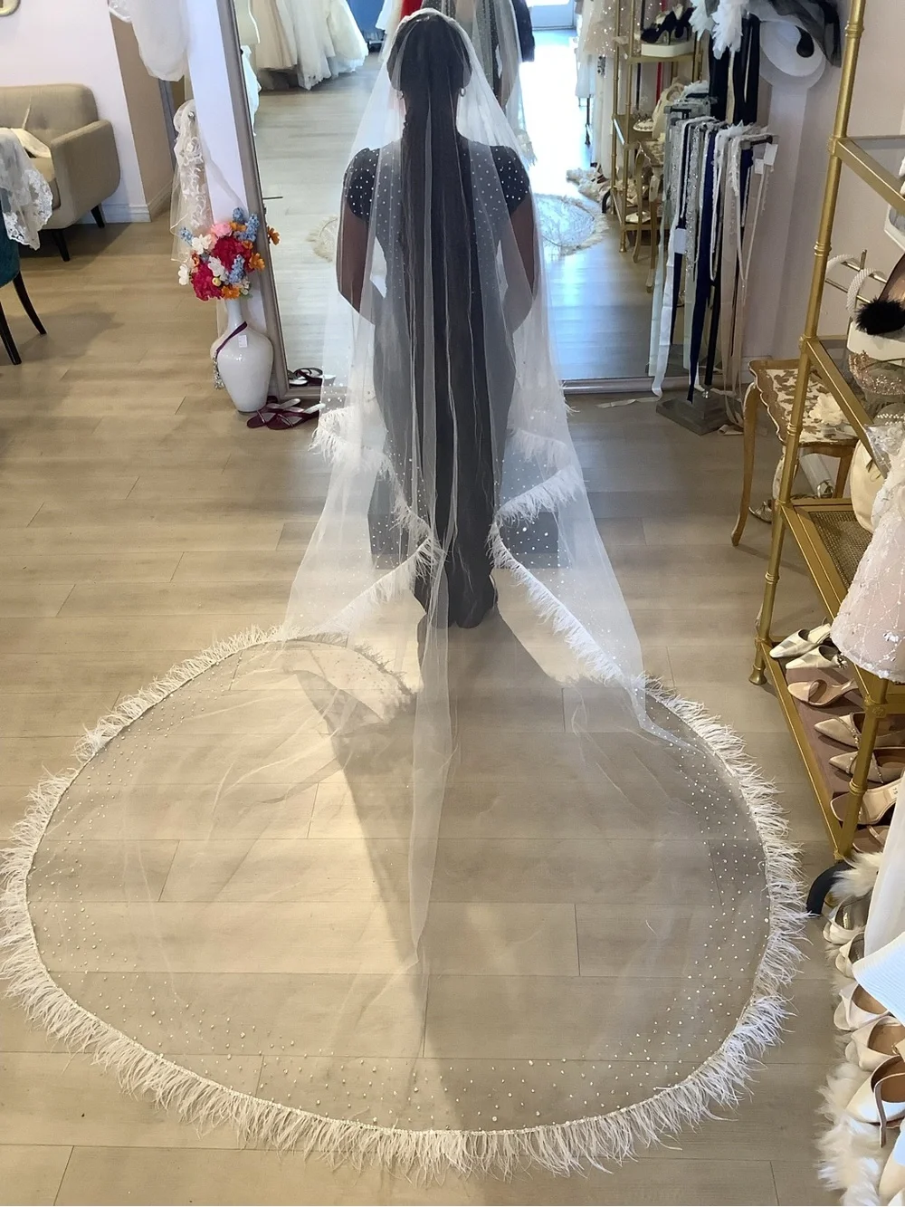 Cathedral real Feather-Trim Veil